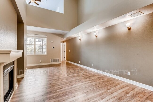 Building Photo - 2800 W Centennial Dr