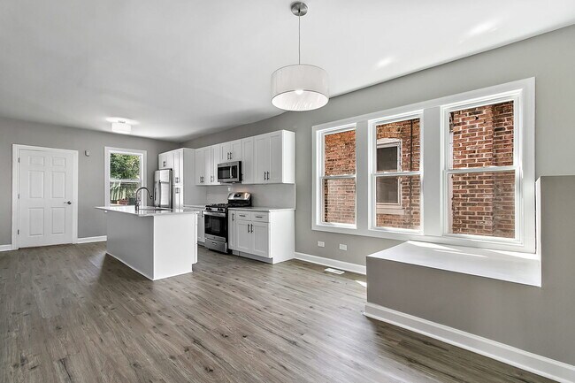 Foto del edificio - 8409 S Throop St