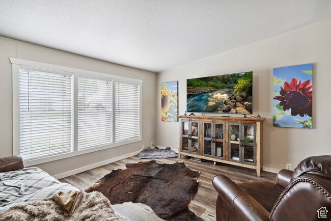 Building Photo - 4 Bedroom in Tremonton!