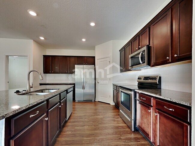 Building Photo - 11520 World Woods Ct
