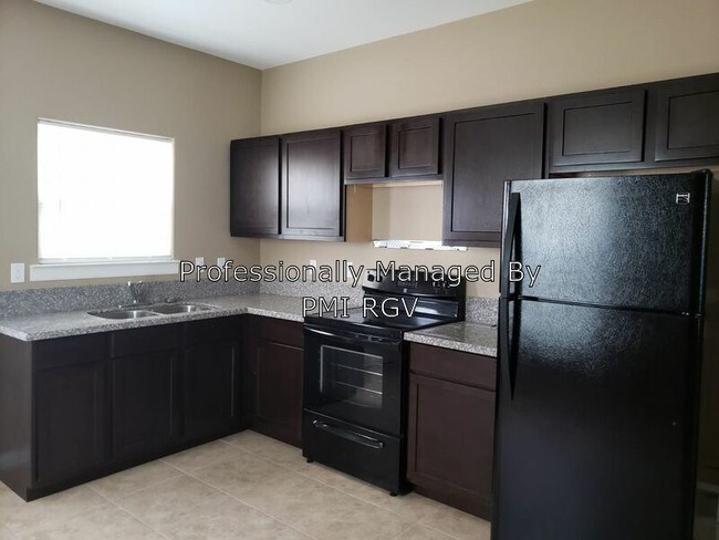Foto del edificio - 2107 Garden Ridge Dr