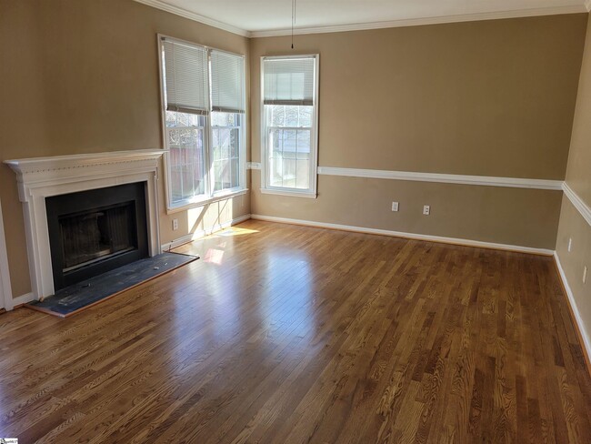 Building Photo - 409 S Orchard Farms Ave