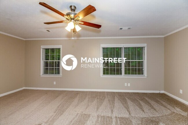 Foto del edificio - 3 Bedroom Pet-Friendly Home in Covington, GA with Main Street Renewal