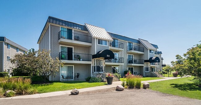 Foto del edificio - The Lakes at Fountain Square Apartment Homes