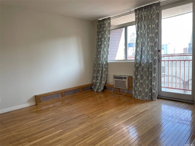 Foto del edificio - 135-37 37th Avenue
