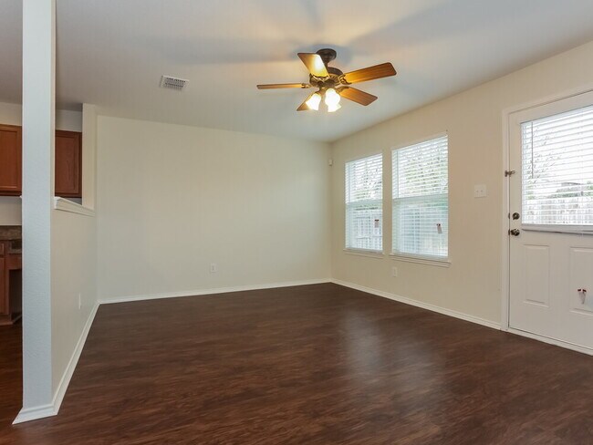 Foto del edificio - 16404 Cowboy Trail