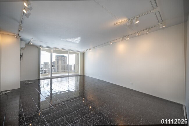 Building Photo - $4200 / Waipuna Condo, 3br High Fl, Avail Now, Call for an Appt! (Honolulu)