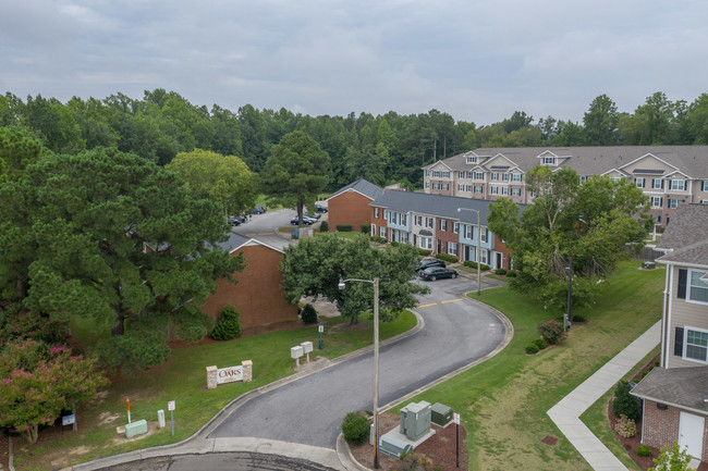 Building Photo - The Oaks at University Medical Park