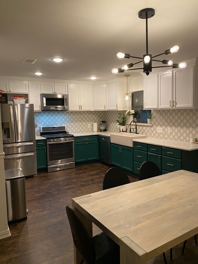 Building Photo - 2706 Hopewell Ct