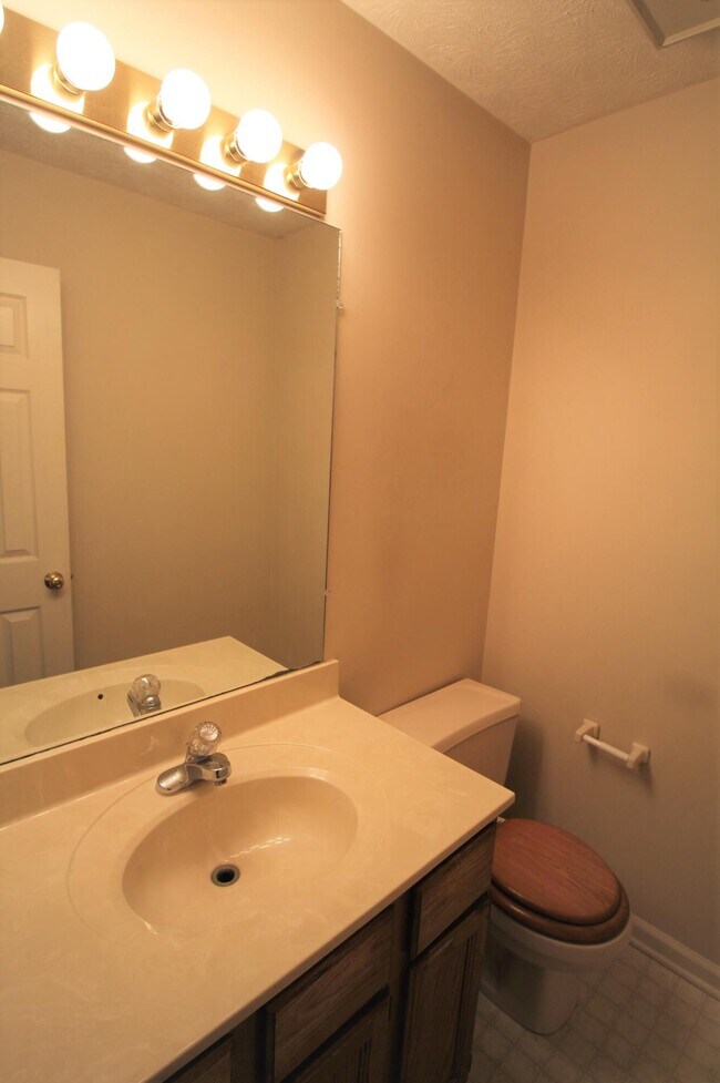 Building Photo - 217 Anthony Dr