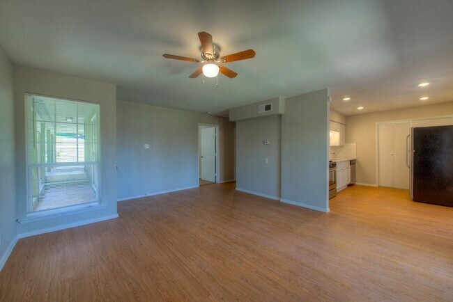 Foto del edificio - 2902 Northeast Dr