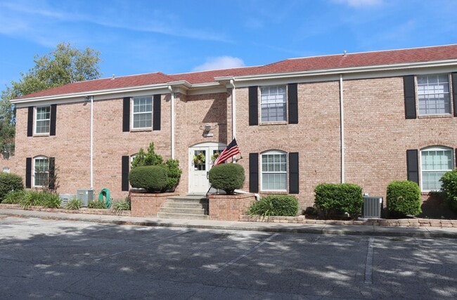 Building Photo - Spacious 3Bed/2Bath Condo in Colonial Point!