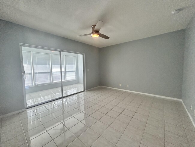 Building Photo - 4501 S Ocean Blvd