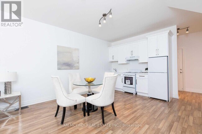 Photo du bâtiment - 126B Church St