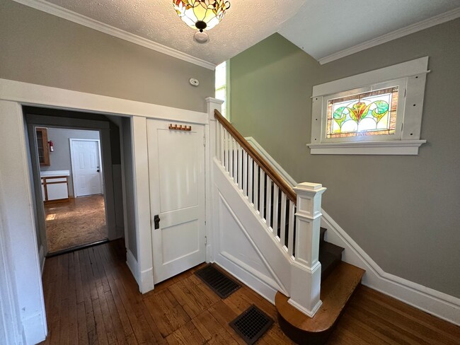 Building Photo - Central Campus OSU Single Family Home with...