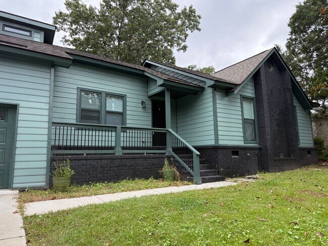 Foto del edificio - 125 Sawmill Dr