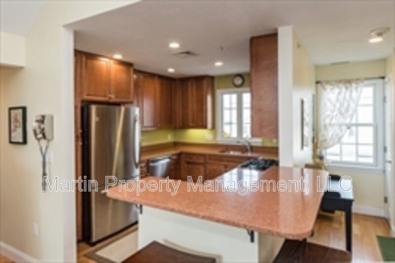 Photo - 410 Salem Street - 811