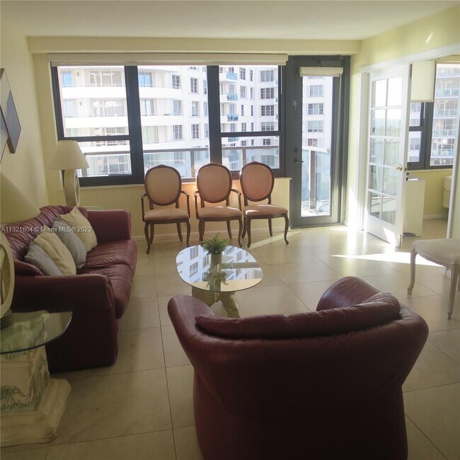 Building Photo - 5225 Collins Ave