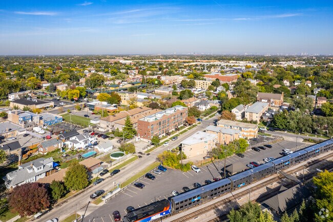 Aerial Photo - 7002-7016 W Medill Ave