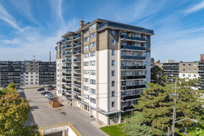 Building Photo - 4866 Bathurst Street Apartments