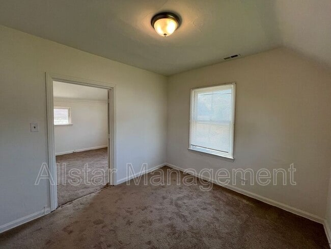 Foto del edificio - 3617 W 46th St