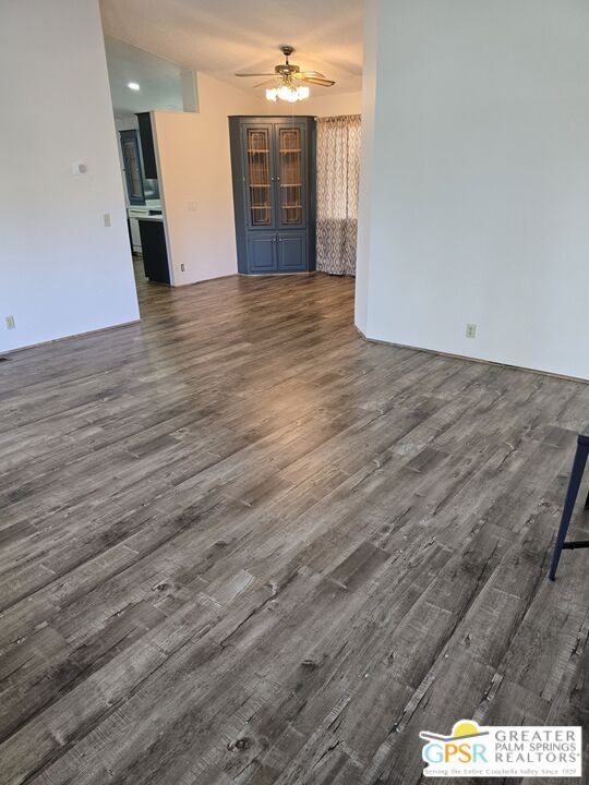 Foto del edificio - 15300 Palm Dr