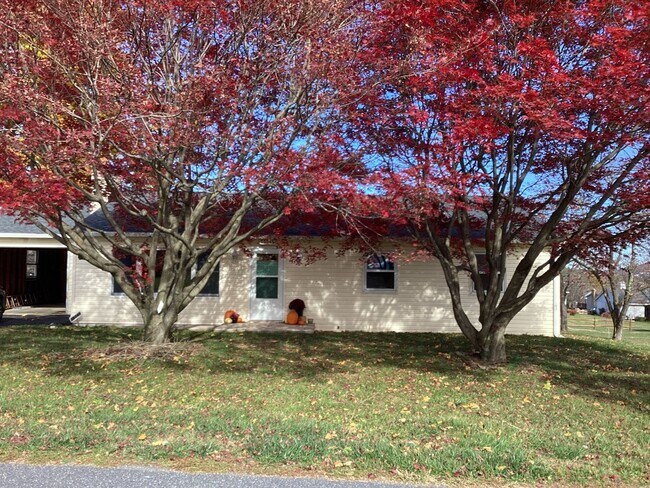 Foto del edificio - Roomy Rancher in Blue Ridge Summit