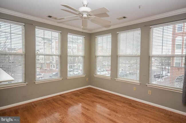 Building Photo - 4950 Brenman Park Dr