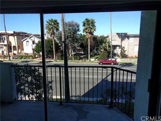 Building Photo - 1400 S Catalina Ave