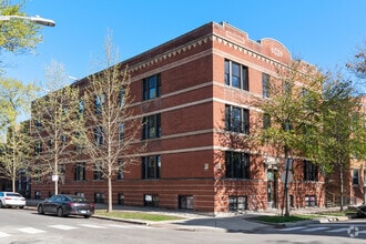 Building Photo - 2053 W Iowa St