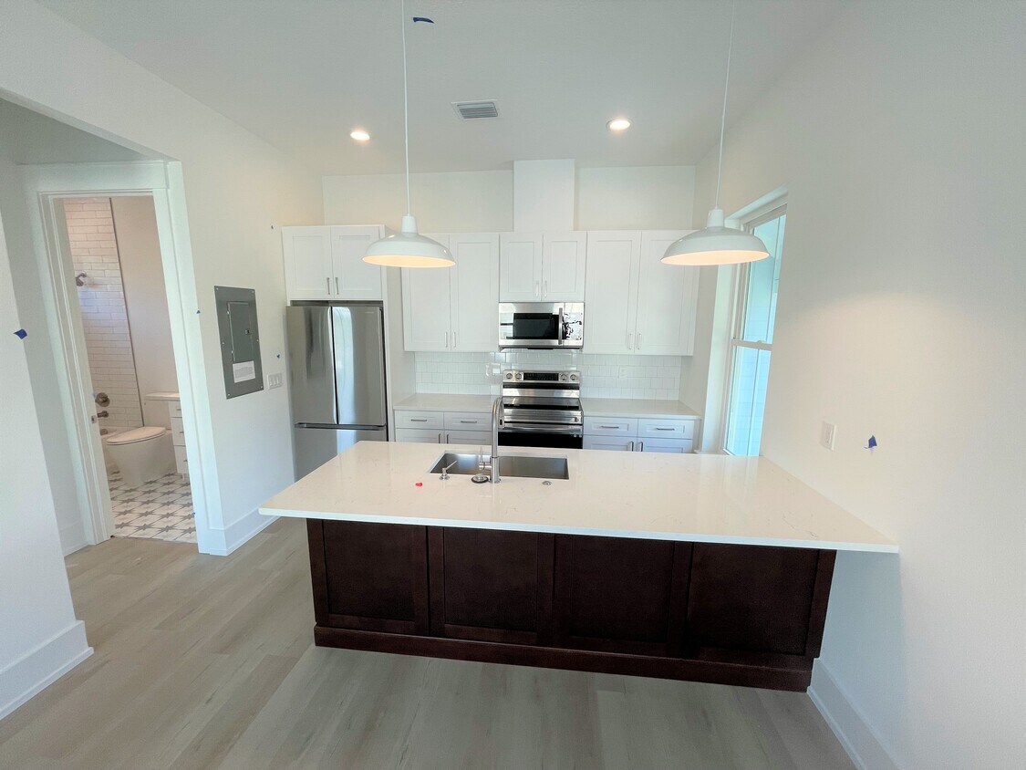 Foto principal - 511 13th Ave S