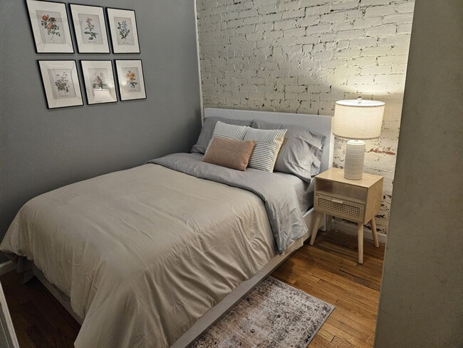 Building Photo - 639 2nd Ave