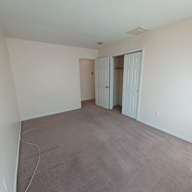 Building Photo - 1013 Walnut St.