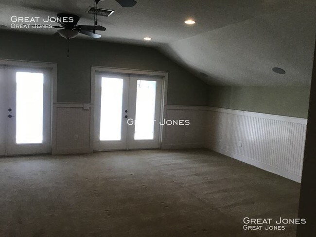 Building Photo - 11323 Lake Lucaya Drive