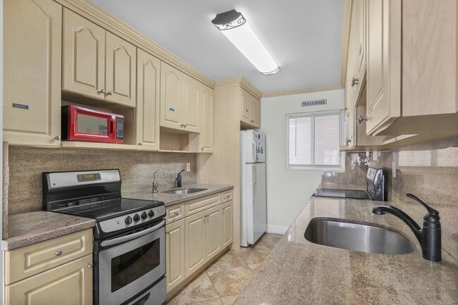 Foto del edificio - 4141 Collins Ave