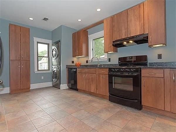 Building Photo - 33 Chetwynd Rd