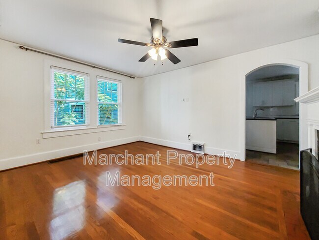 Foto del edificio - 111 W Hillcrest Dr