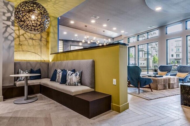 Foto del edificio - 328 Oakhurst Scenic Dr