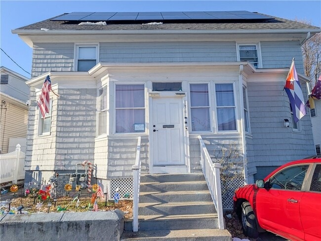 Photo - 136 Chatham St House