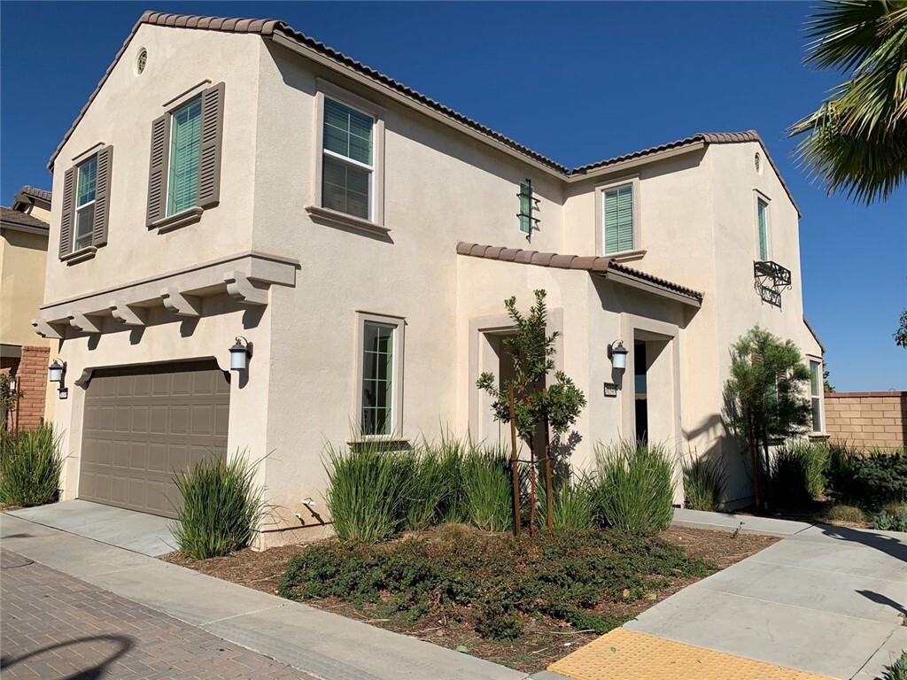 Primary Photo - 30349 Village Knoll Dr