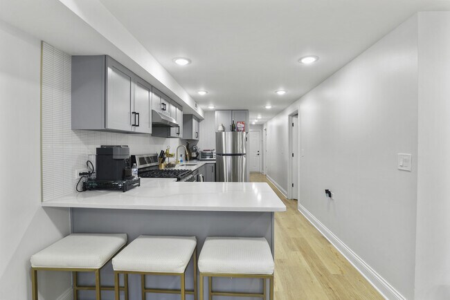 Foto del edificio - 520 N Ada St