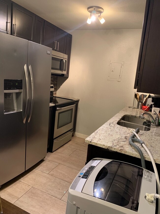 Building Photo - 10211 Ura Ln