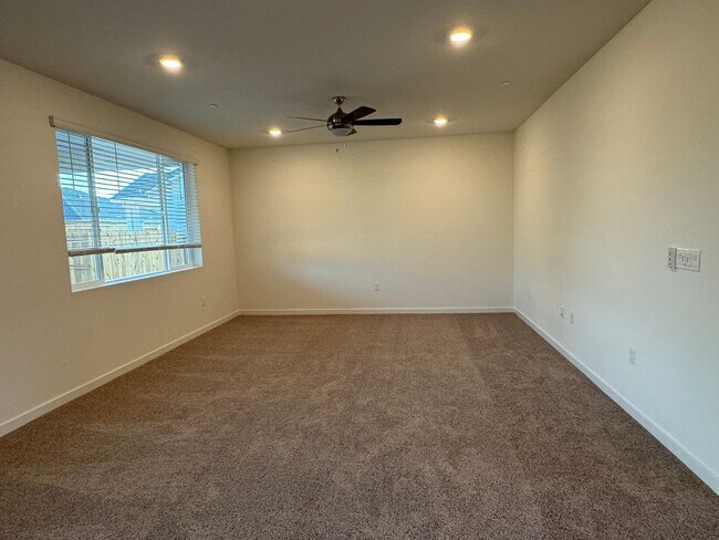 Building Photo - Brand new 5 bedroom home with solar! Full ...