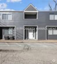 Building Photo - 1505 W 25th Ct