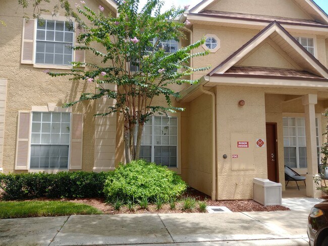 Building Photo - 821 Grand Regency Pt - Unit 202