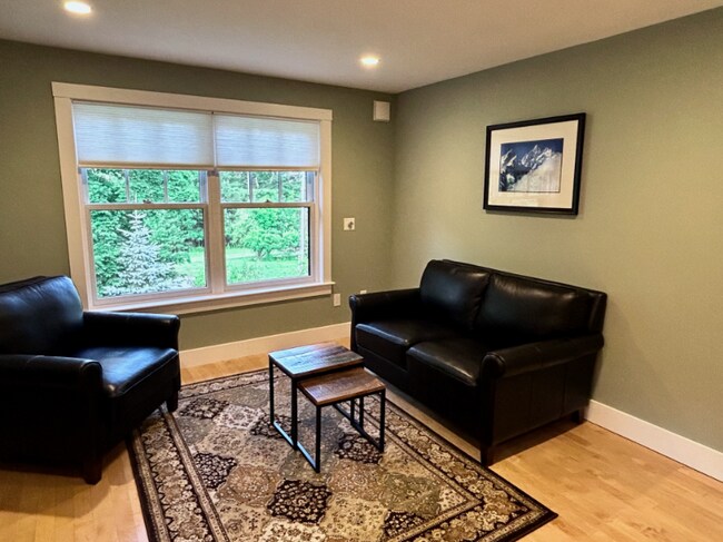 Living room - 269 Durham Point Rd