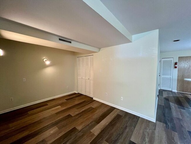 Building Photo - 35 Herron Ave
