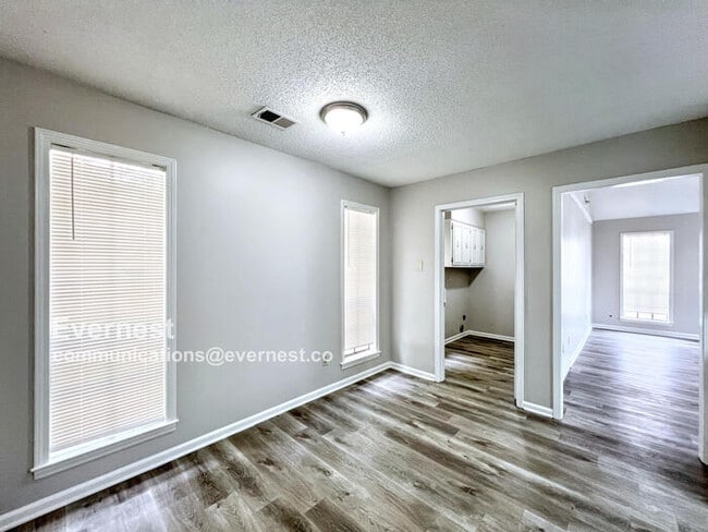 Building Photo - 2947 Crowell St