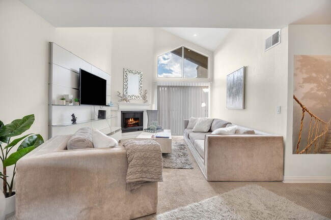 Building Photo - 5535 Canoga Ave