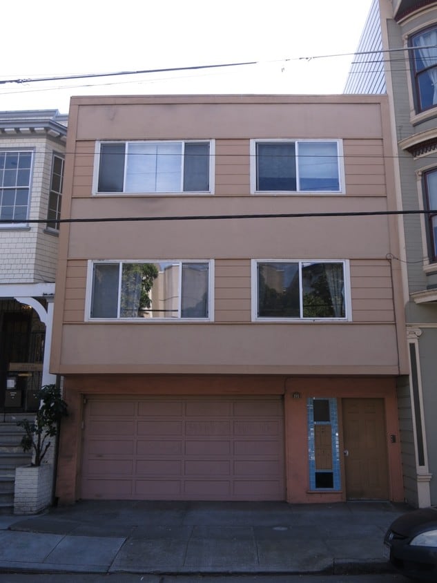 Building Photo - 265 Oak St